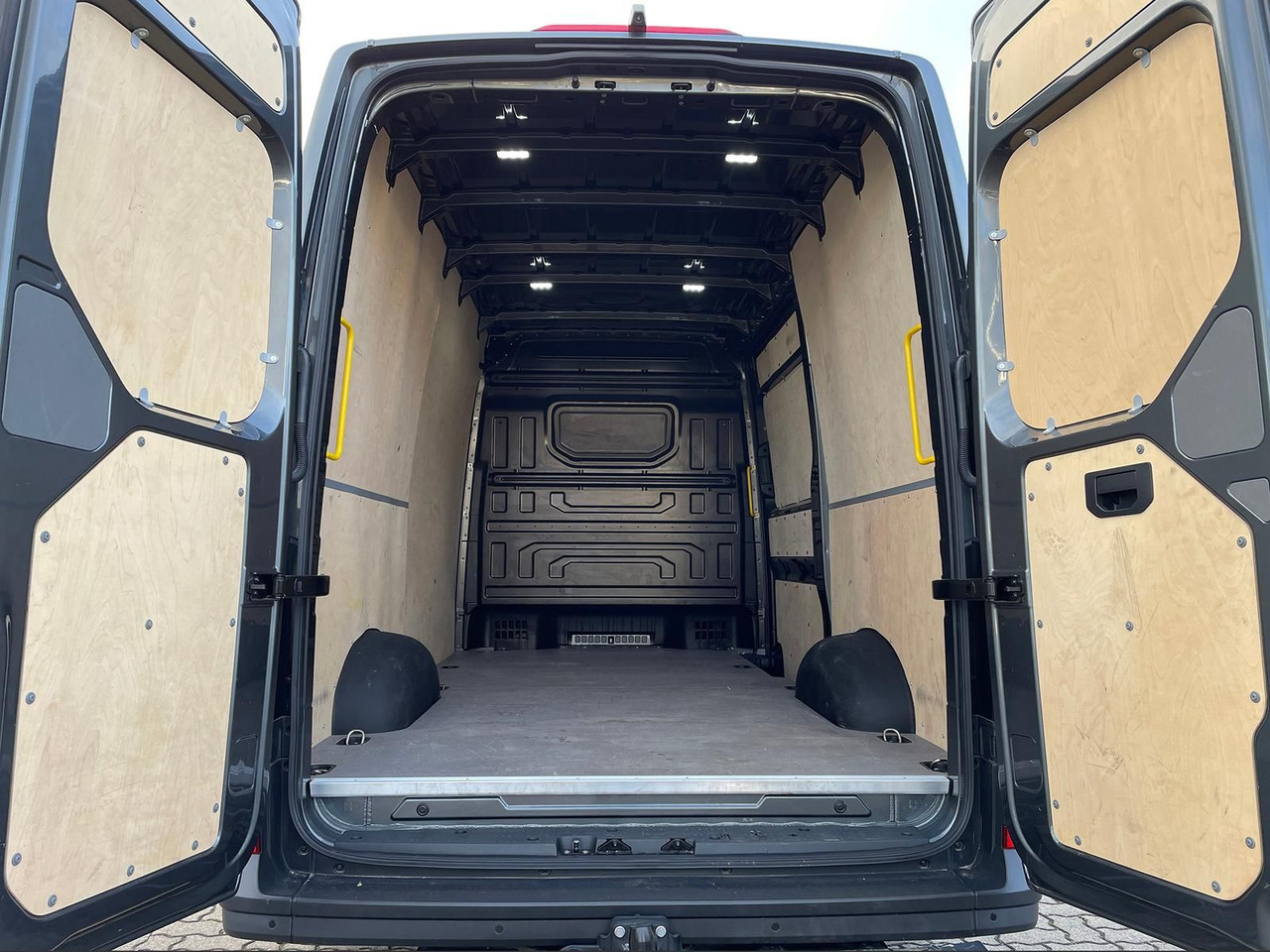 Panel van MAN TGE 3.180 L3H3 Kasten 4x4 DIFF AHK ACC STANDHZ: picture 11