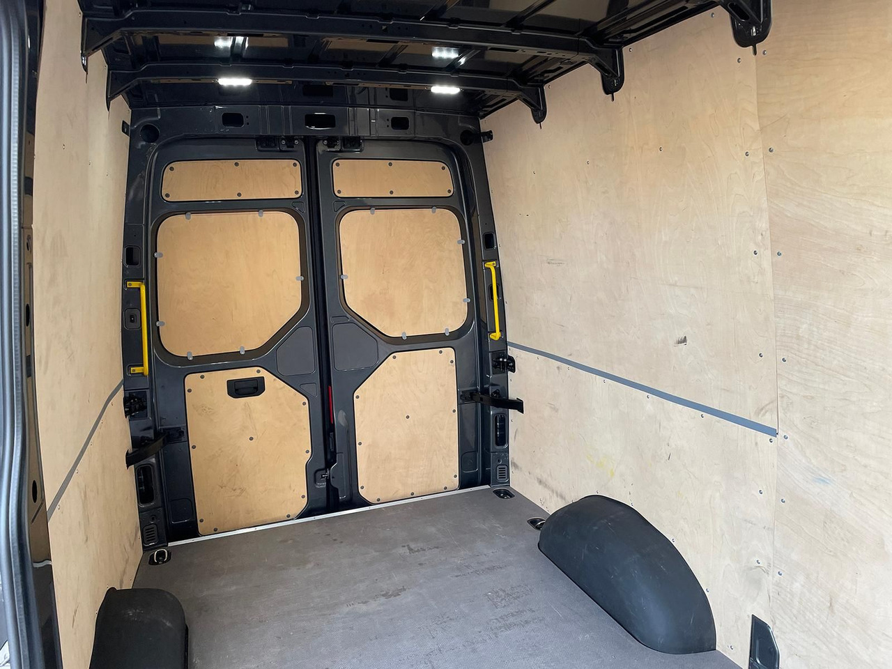Panel van MAN TGE 3.180 L3H3 Kasten 4x4 DIFF AHK ACC STANDHZ: picture 10