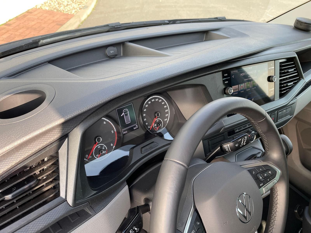 New Passenger van Volkswagen T6.1 Caravelle Comfortline NAV LED TEMP DAB PDC: picture 21