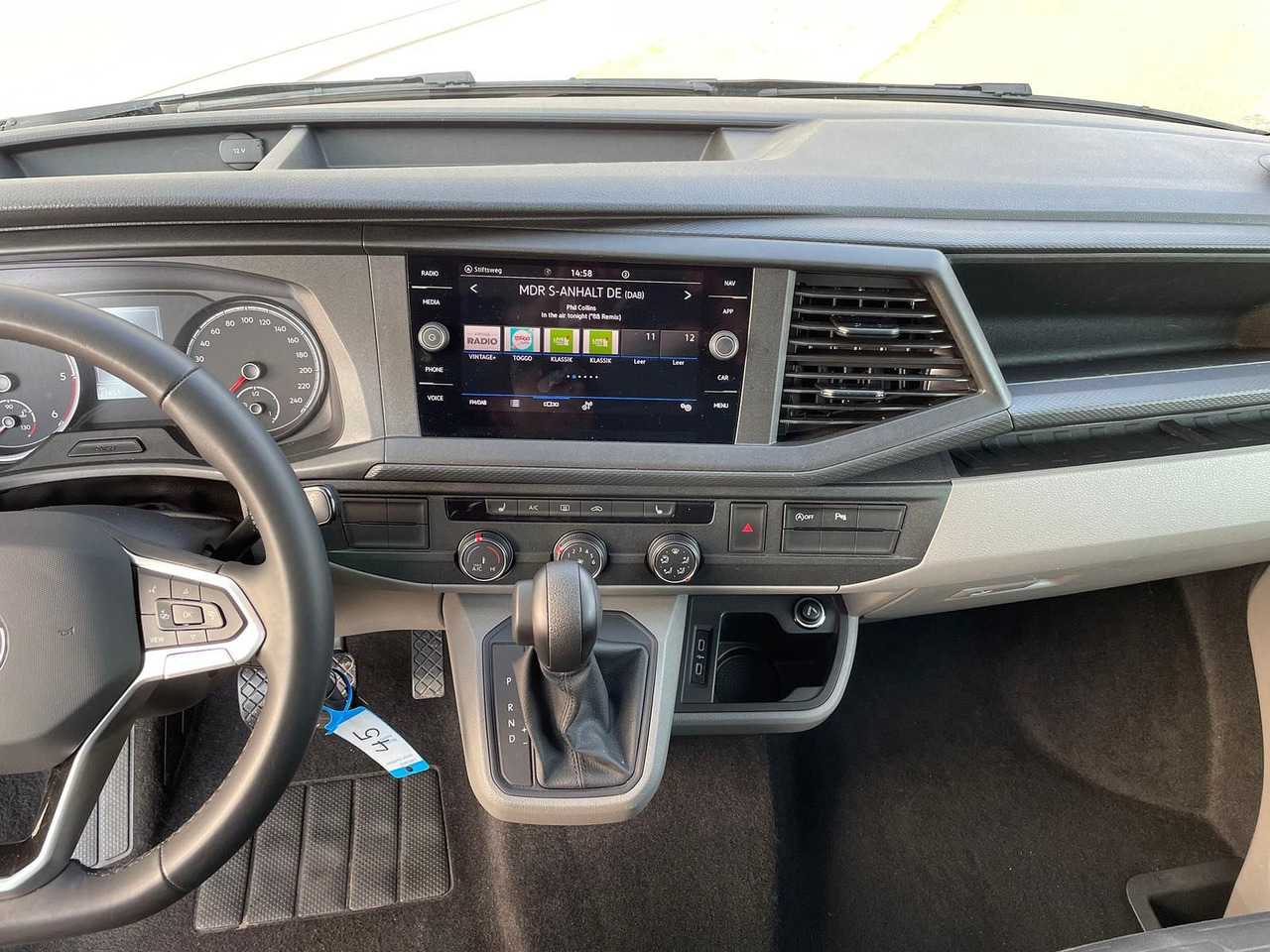 New Passenger van Volkswagen T6.1 Caravelle Comfortline NAV LED TEMP DAB PDC: picture 20