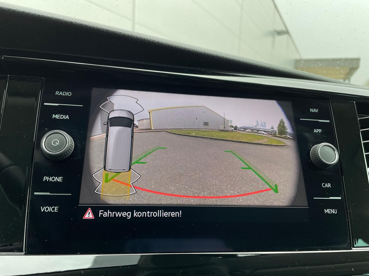 New Car Volkswagen T6.1 Transporter 2.0 TDI lang 4MOTION SITZHZ NAV: picture 23