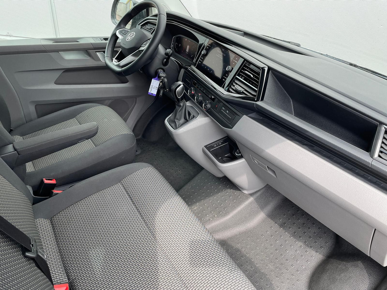 New Car Volkswagen T6.1 Transporter 2.0 TDI lang 4MOTION SITZHZ NAV: picture 27