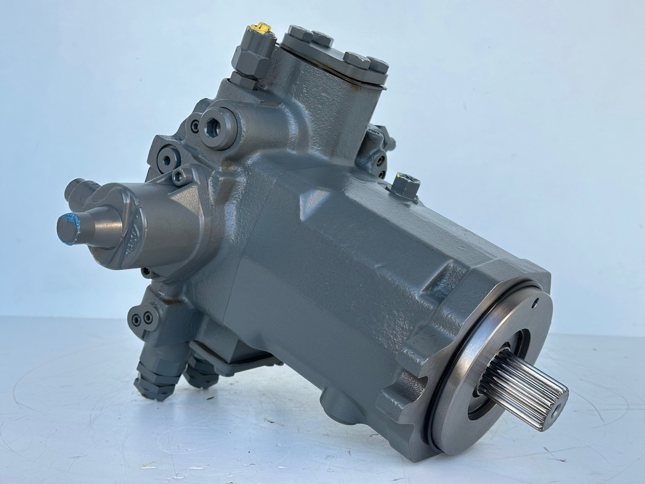 LIEBHERR - LINDE Original Hydromotor Typ:HMF75-02 2560 G 03 mit ID-Nr.10007106. A914 B-LI, A914 LI, A924 B-LI, A924 LI, MG15, MBG12, MG20, MFG10, BG12H #HYX293G00103# - Hydraulic motor for Wheel excavator: picture 2 LIEBHERR - LINDE Original Hydromotor Typ:HMF75-02 2560 G 03 mit ID-Nr.10007106. A914 B-LI, A914 LI, A924 B-LI, A924 LI, MG15, MBG12, MG20, MFG10, BG12H #HYX293G00103# - Hydraulic motor for Wheel excavator: picture 2