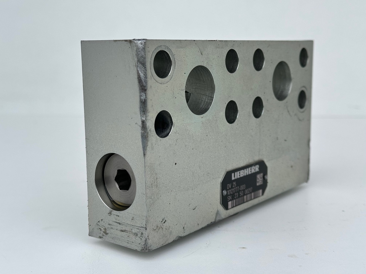 Liebherr Dämpfungsventil ID-Nr.10121777. P924 COMP, P926, R926, R916, R922, R924 COMP, R924, R926 COMP, R926, R930, R936, R946, R950 T, R960 T. #10121777.30.12## - Swing motor for Excavator: picture 3 Liebherr Dämpfungsventil ID-Nr.10121777. P924 COMP, P926, R926, R916, R922, R924 COMP, R924, R926 COMP, R926, R930, R936, R946, R950 T, R960 T. #10121777.30.12## - Swing motor for Excavator: picture 3