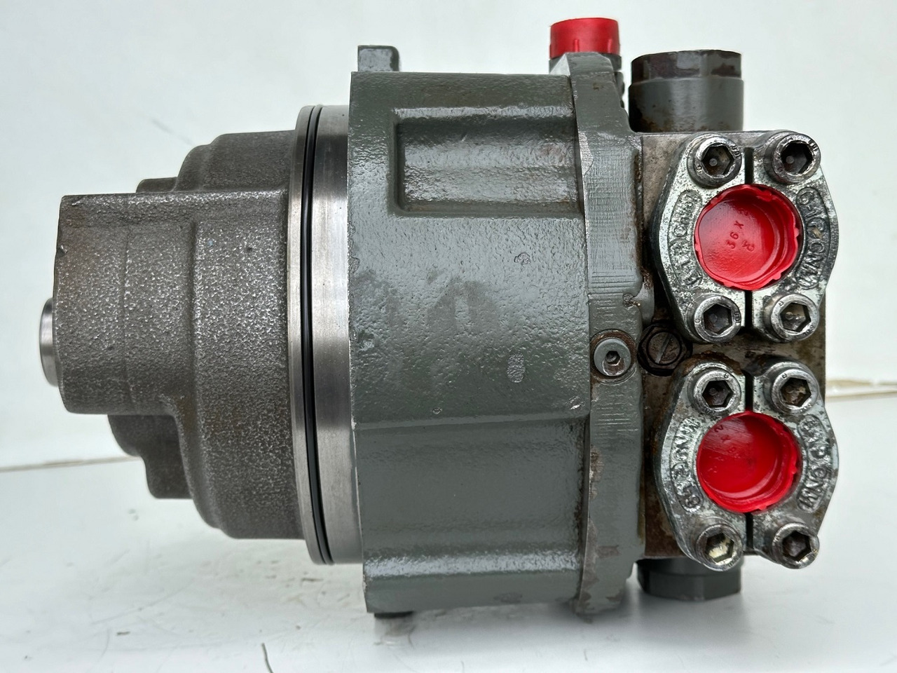 Liebherr Hydraulikeinbaumotor CMVE O 108. ID-Nr.10118562 - ID-Nr.10132610 - ID-Nr.10129048. LOS1916, LOS916, LOS926, R906, R916, R918, R920, R922, R924, R926COMP, R926, R936. #28313# - Hydraulic motor for Construction machinery: picture 5 Liebherr Hydraulikeinbaumotor CMVE O 108. ID-Nr.10118562 - ID-Nr.10132610 - ID-Nr.10129048. LOS1916, LOS916, LOS926, R906, R916, R918, R920, R922, R924, R926COMP, R926, R936. #28313# - Hydraulic motor for Construction machinery: picture 5