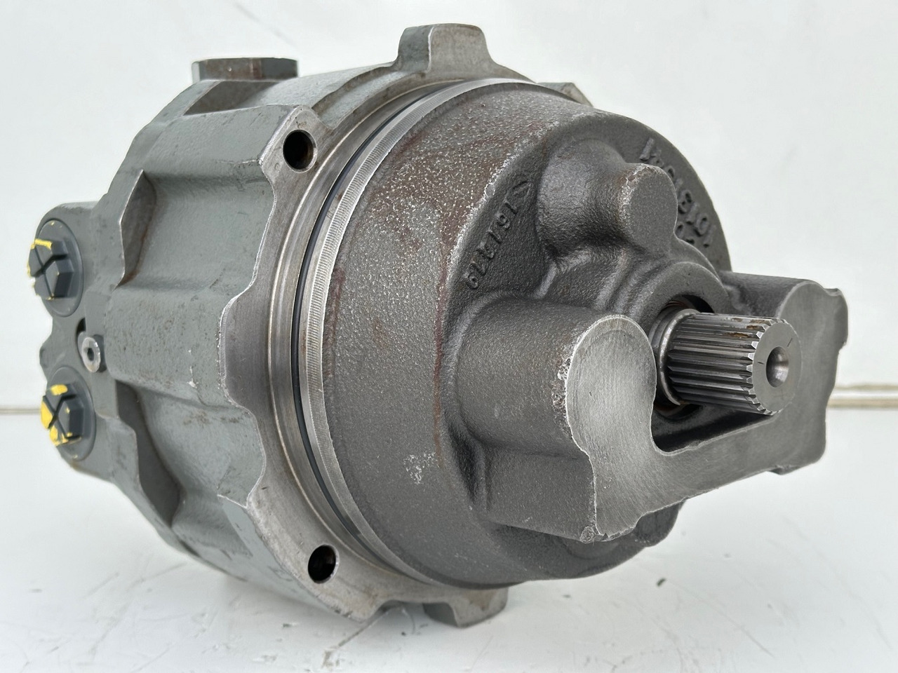 Liebherr Hydraulikeinbaumotor LH46VE 085. ID-Nr.12421312 - ID-Nr.12881023. LO1926, LOS926 K-LC, R922, R924, R926, R926 K-LC, R930 T. #20.38.0978# - Hydraulic motor for Construction machinery: picture 2 Liebherr Hydraulikeinbaumotor LH46VE 085. ID-Nr.12421312 - ID-Nr.12881023. LO1926, LOS926 K-LC, R922, R924, R926, R926 K-LC, R930 T. #20.38.0978# - Hydraulic motor for Construction machinery: picture 2