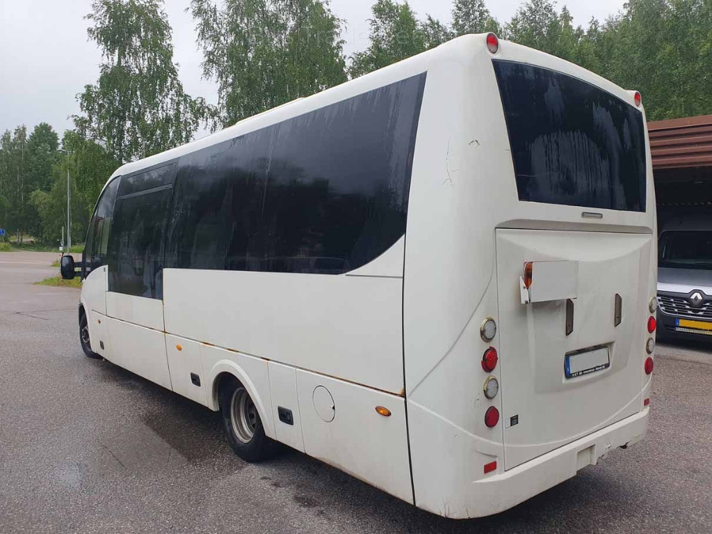 IVECO Rosero FIRST - Minibus, Passenger van: picture 3 IVECO Rosero FIRST - Minibus, Passenger van: picture 3