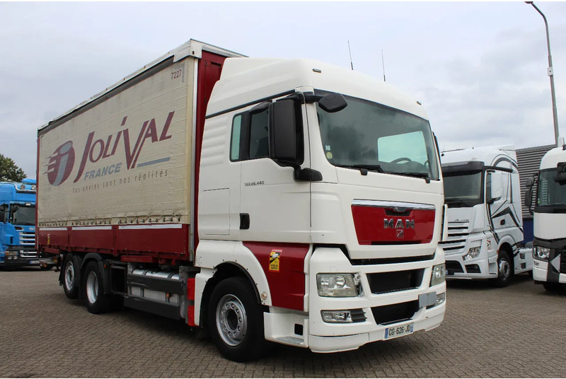 Curtain side truck MAN TGX 26.440 * EURO5 * 6X2 * LIFT AXLE *: picture 6