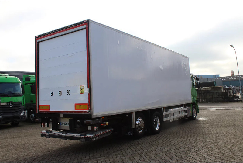 Renault T430 * RETARDER * EURO6 * CHEREAU * THERMO KING T-1200R * 6X2 * - Refrigerator truck: picture 3 Renault T430 * RETARDER * EURO6 * CHEREAU * THERMO KING T-1200R * 6X2 * - Refrigerator truck: picture 3