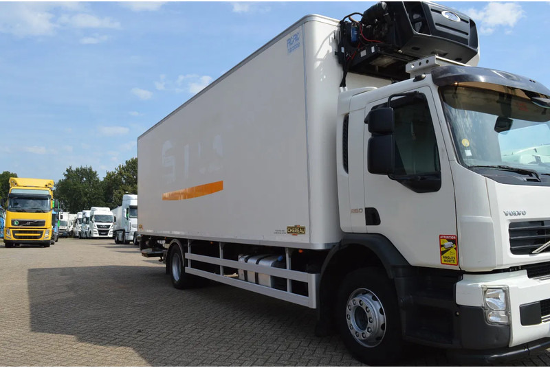 Refrigerator truck Volvo FE 260 * EURO5 * 4X2 * CARRIER SUPRA 950 MT * 4X2 * MANUAL *: picture 6