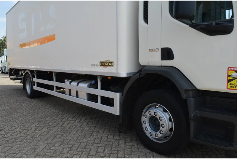 Refrigerator truck Volvo FE 260 * EURO5 * 4X2 * CARRIER SUPRA 950 MT * 4X2 * MANUAL *: picture 8