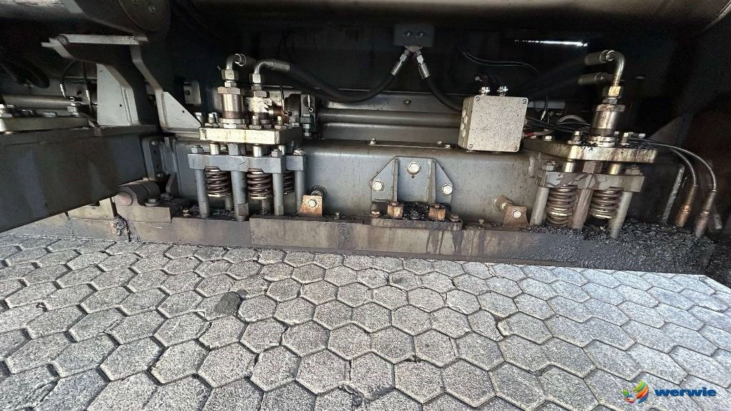Asphalt paver Vögele SUPER 1800-3i / AB600-3TP2 (3,00 - 6,00 m): picture 20 Asphalt paver Vögele SUPER 1800-3i / AB600-3TP2 (3,00 - 6,00 m): picture 20