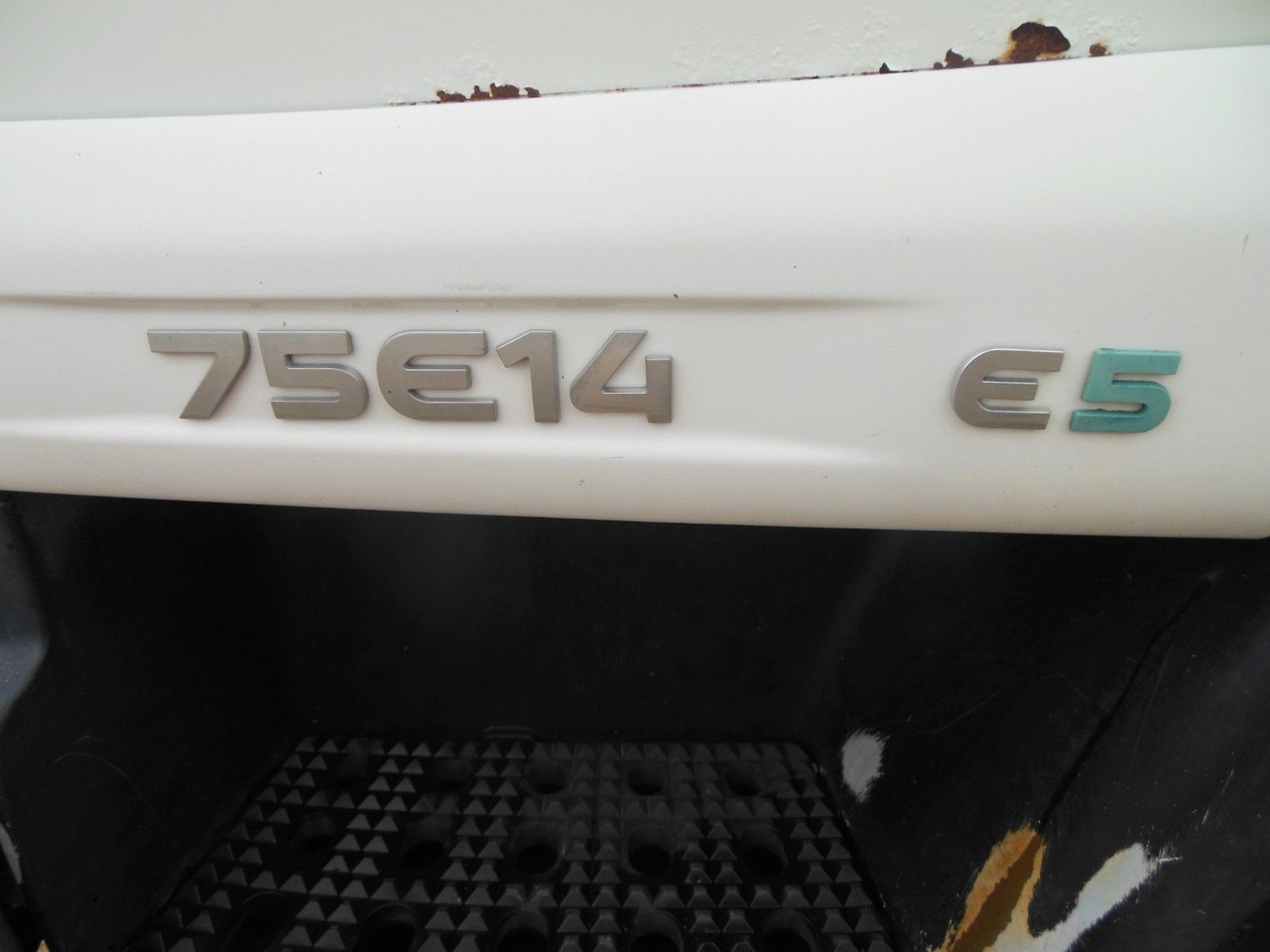 Iveco EUROCARGO 75E14 - Closed box van: picture 5 Iveco EUROCARGO 75E14 - Closed box van: picture 5