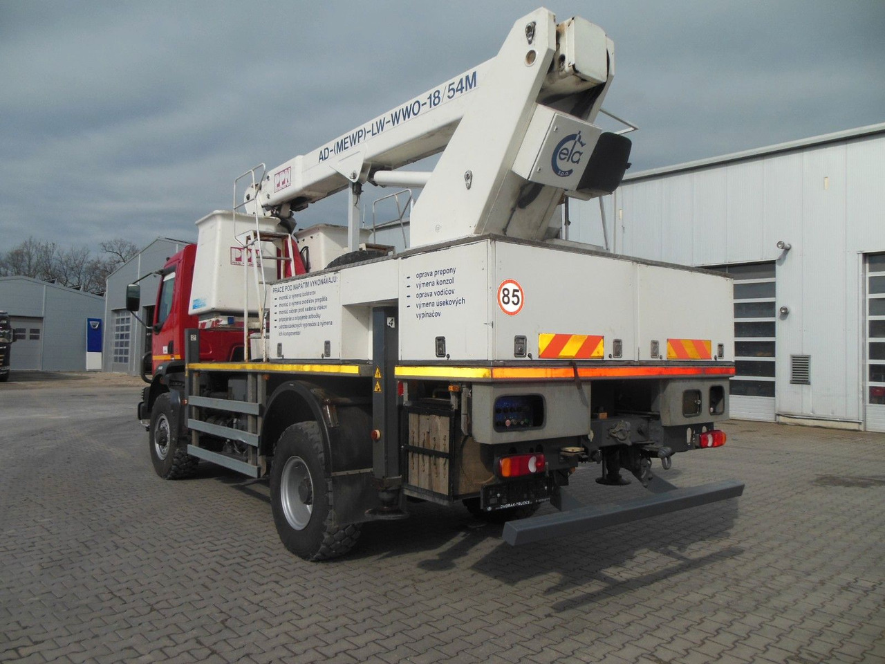 Renault MIDLUM 220.14,4X4,HUBARBEITBÜHNE 16,5M, ISOLIERT - Truck with aerial platform: picture 2 Renault MIDLUM 220.14,4X4,HUBARBEITBÜHNE 16,5M, ISOLIERT - Truck with aerial platform: picture 2