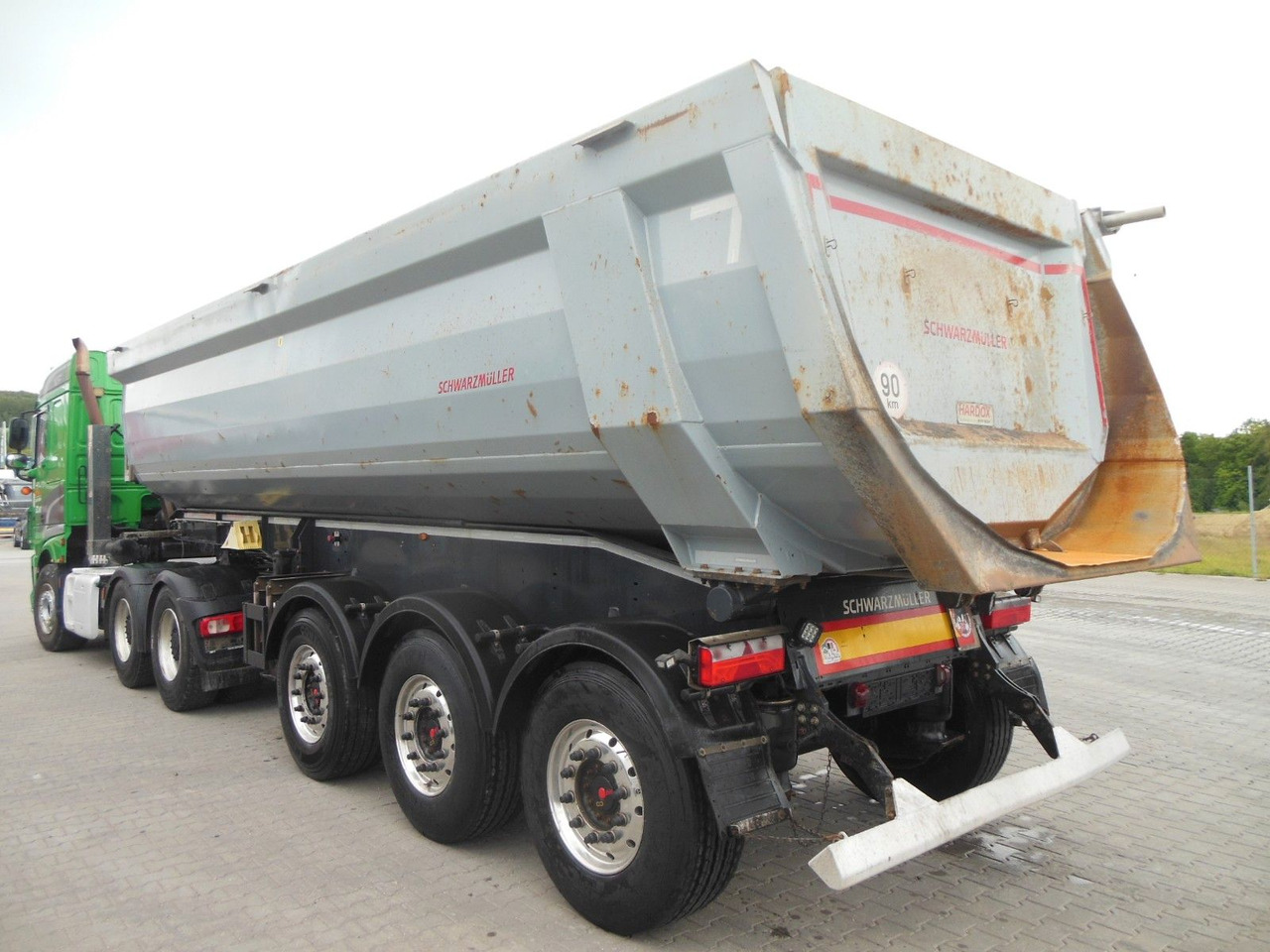 Schwarzmüller KIS 3/E, 29M3, SAF, GESAMTGEWICHT 44.000 KG! - Tipper semi-trailer: picture 4 Schwarzmüller KIS 3/E, 29M3, SAF, GESAMTGEWICHT 44.000 KG! - Tipper semi-trailer: picture 4