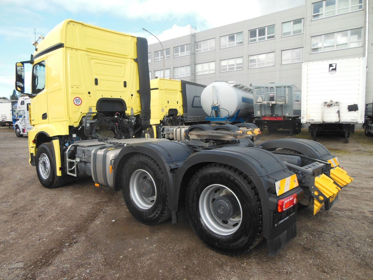 Mercedes-Benz ACTROS 3353, 6X4, 120.000 KG, TRK, 4 STÜCKS, - Tractor truck: picture 4 Mercedes-Benz ACTROS 3353, 6X4, 120.000 KG, TRK, 4 STÜCKS, - Tractor truck: picture 4