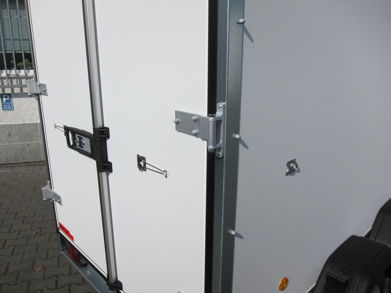 Böckmann Koffer KT 3015/20 H weiß 301x150x202 (M) 2000kg - Closed box trailer: picture 5 Böckmann Koffer KT 3015/20 H weiß 301x150x202 (M) 2000kg - Closed box trailer: picture 5