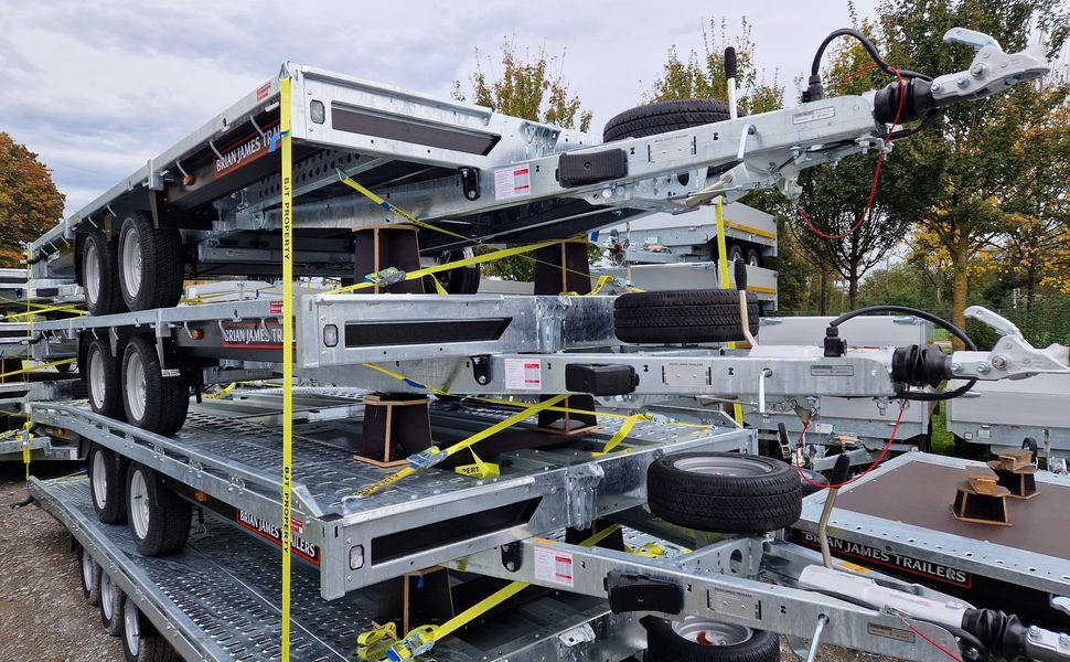 Brian James Trailer Connect 360x188cm plattform blackline 2 Achsen 10" (L) 3000kg - Dropside/ Flatbed trailer: picture 1 Brian James Trailer Connect 360x188cm plattform blackline 2 Achsen 10" (L) 3000kg - Dropside/ Flatbed trailer: picture 1