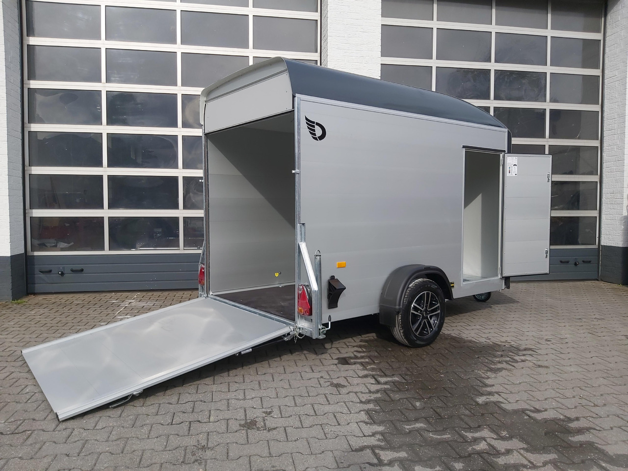 Cargo Roadster 300 300x150x184cm Alu Poly darkgrey Seitentür Alufelgen darkline 100km/H 1300kg - Closed box trailer: picture 3 Cargo Roadster 300 300x150x184cm Alu Poly darkgrey Seitentür Alufelgen darkline 100km/H 1300kg - Closed box trailer: picture 3