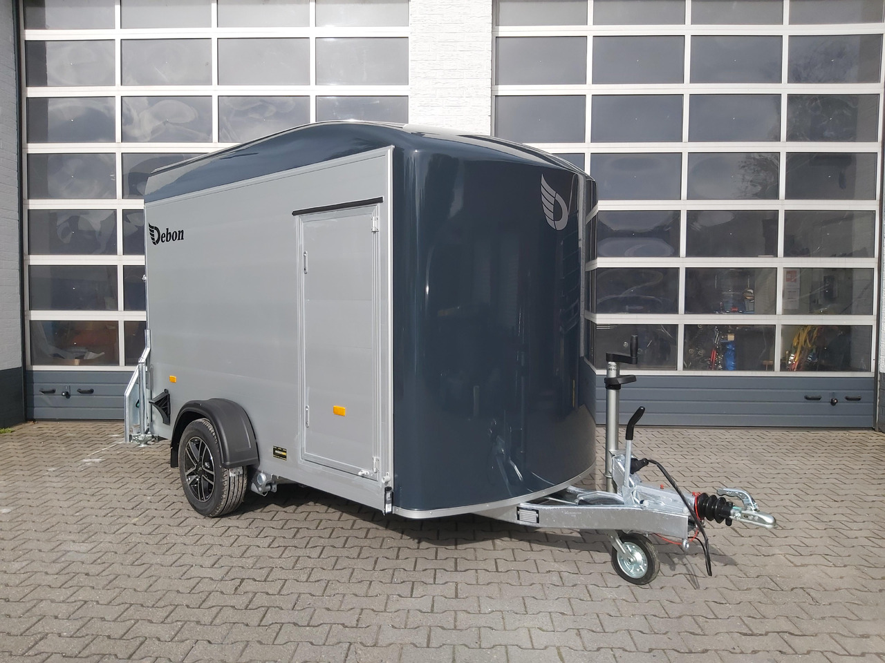 Cargo Roadster 300 300x150x184cm Alu Poly darkgrey Seitentür Alufelgen darkline 100km/H 1300kg - Closed box trailer: picture 4 Cargo Roadster 300 300x150x184cm Alu Poly darkgrey Seitentür Alufelgen darkline 100km/H 1300kg - Closed box trailer: picture 4