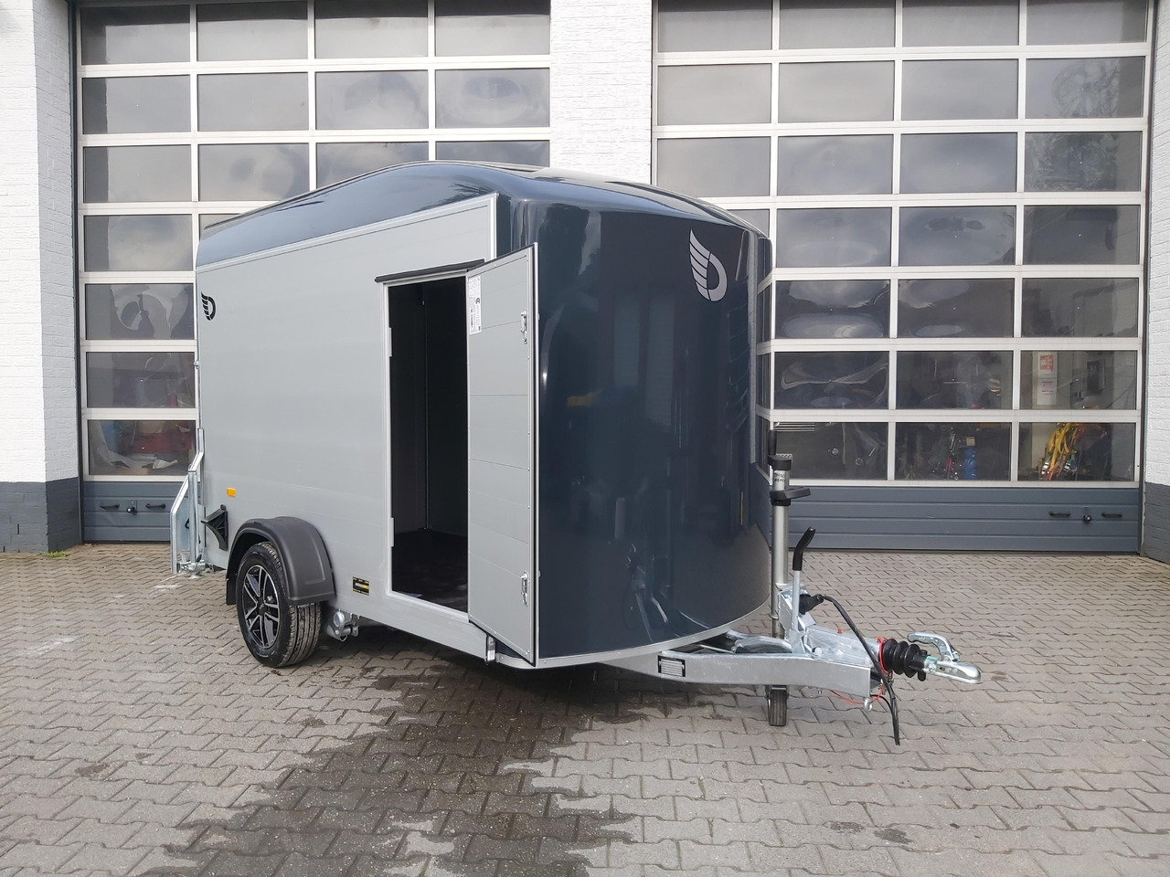 Cargo Roadster 300 300x150x184cm Alu Poly darkgrey Seitentür Alufelgen darkline 100km/H 1300kg - Closed box trailer: picture 2 Cargo Roadster 300 300x150x184cm Alu Poly darkgrey Seitentür Alufelgen darkline 100km/H 1300kg - Closed box trailer: picture 2