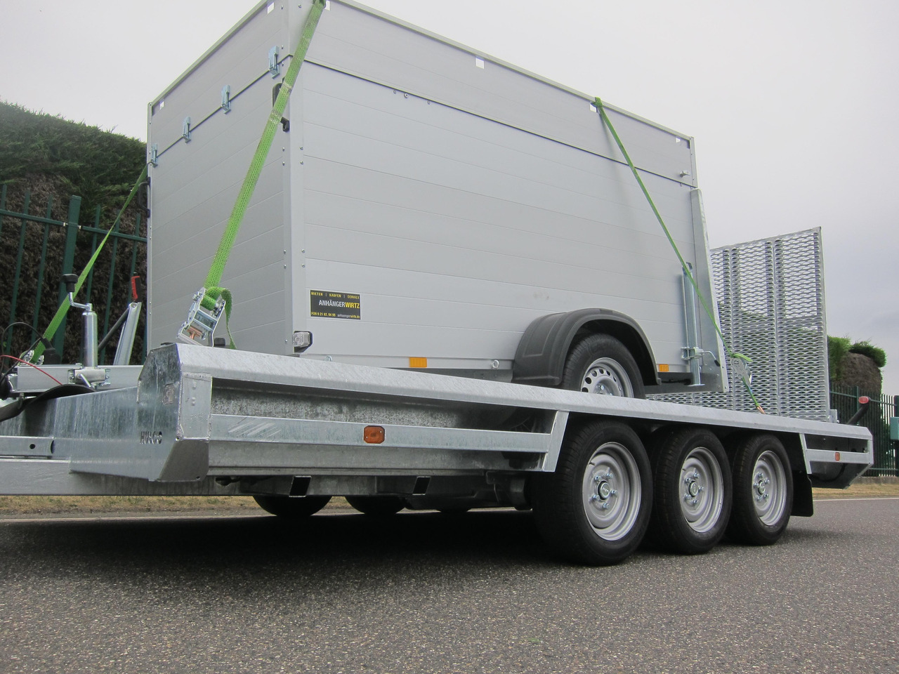 HULCO TERRAX Aluboden 394x180x27cm Heckrampe 150cm Tridem (XL) 3500kg - Plant trailer: picture 5 HULCO TERRAX Aluboden 394x180x27cm Heckrampe 150cm Tridem (XL) 3500kg - Plant trailer: picture 5