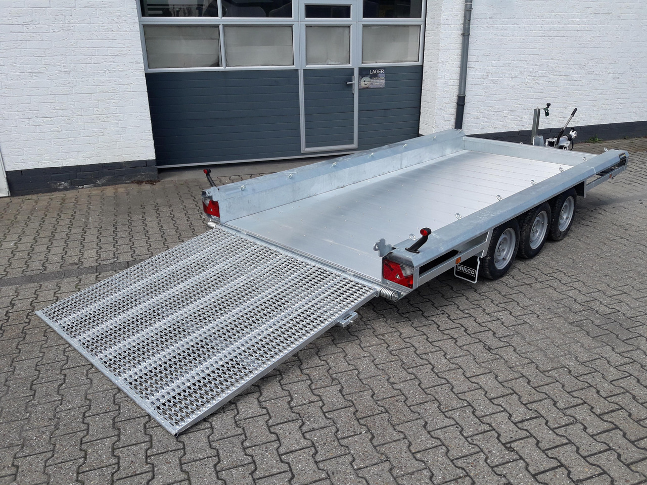 HULCO TERRAX Aluboden 394x180x27cm Heckrampe 150cm Tridem (XL) 3500kg - Plant trailer: picture 1 HULCO TERRAX Aluboden 394x180x27cm Heckrampe 150cm Tridem (XL) 3500kg - Plant trailer: picture 1