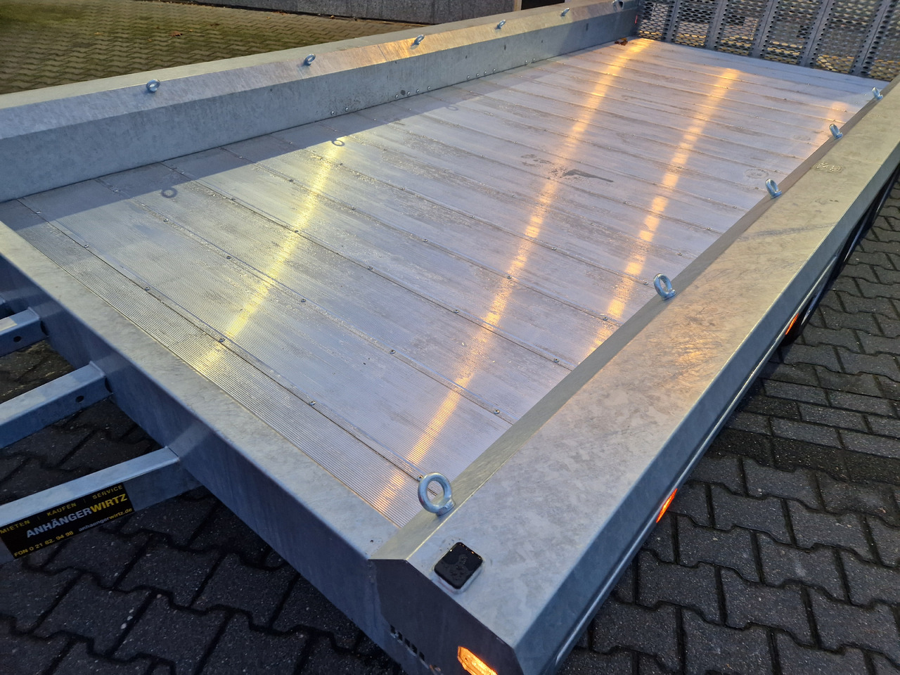 HULCO TERRAX Aluboden 469x195x27cm Heckrampe 150cm Tridem 3500kg (XXL) - Plant trailer: picture 4 HULCO TERRAX Aluboden 469x195x27cm Heckrampe 150cm Tridem 3500kg (XXL) - Plant trailer: picture 4