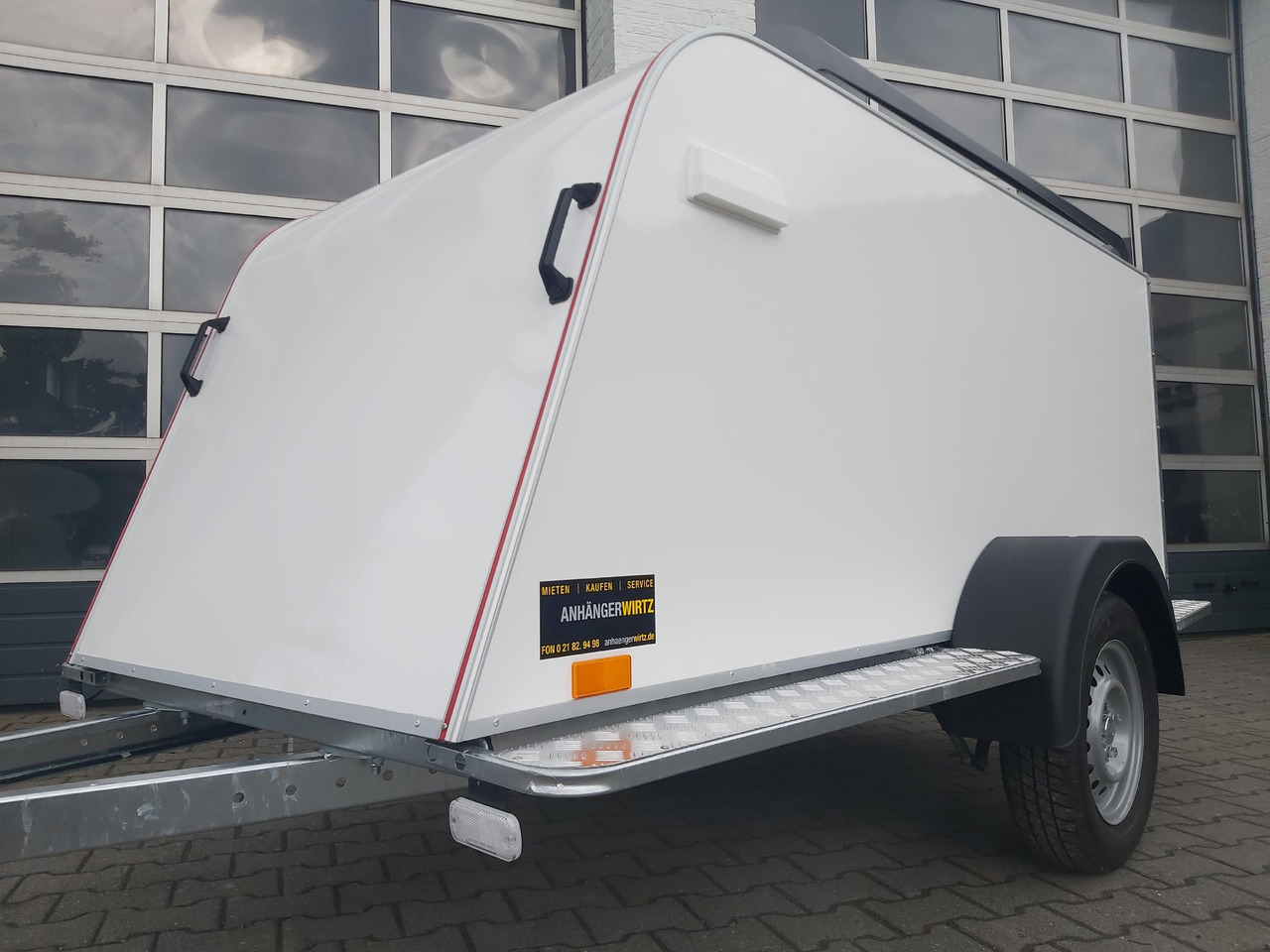 Kofferanhänger TF4 S Midi 250x110x90cm aerodynamisch Trittbretter Dachreling (S) 100km/H 750kg - Closed box trailer: picture 4 Kofferanhänger TF4 S Midi 250x110x90cm aerodynamisch Trittbretter Dachreling (S) 100km/H 750kg - Closed box trailer: picture 4