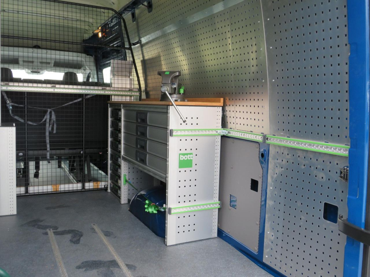 Panel van, Combi van Volkswagen Crafter 55 Doka Extralang mit Superhochdach Volkswagen Crafter 55 L5 Superhochdach Doka BOTT-Ausbau: picture 30
