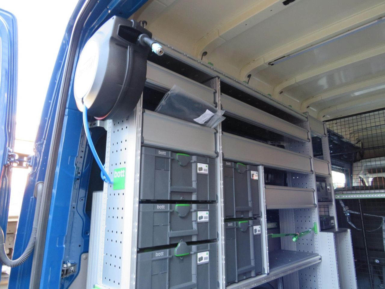 Panel van, Combi van Volkswagen Crafter 55 Doka Extralang mit Superhochdach Volkswagen Crafter 55 L5 Superhochdach Doka BOTT-Ausbau: picture 26