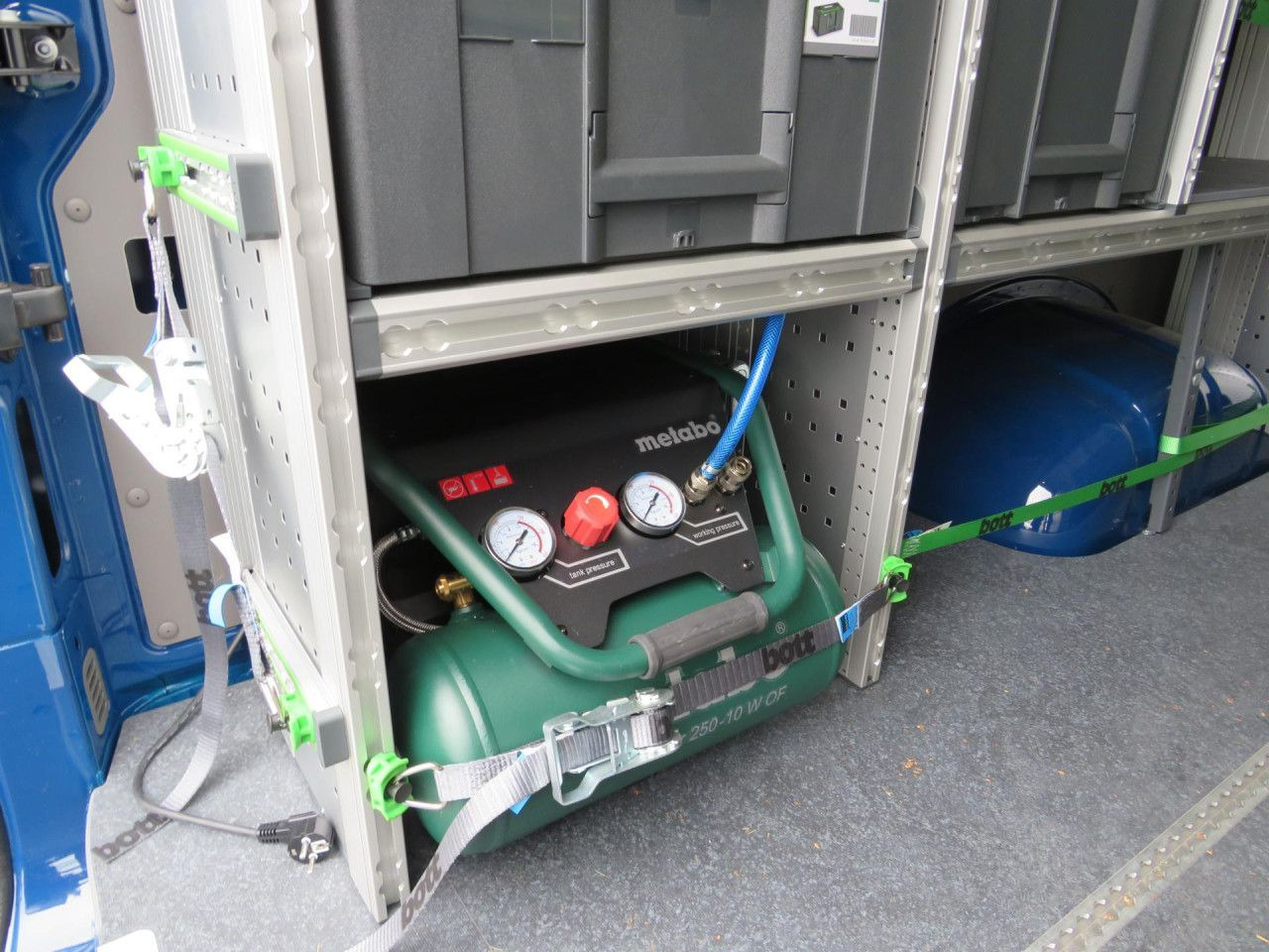 Panel van, Combi van Volkswagen Crafter 55 Doka Extralang mit Superhochdach Volkswagen Crafter 55 L5 Superhochdach Doka BOTT-Ausbau: picture 28