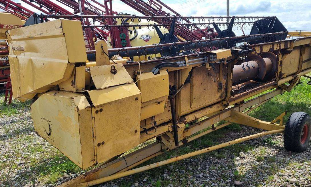 Combine harvester New Holland TX36: picture 7 Combine harvester New Holland TX36: picture 7