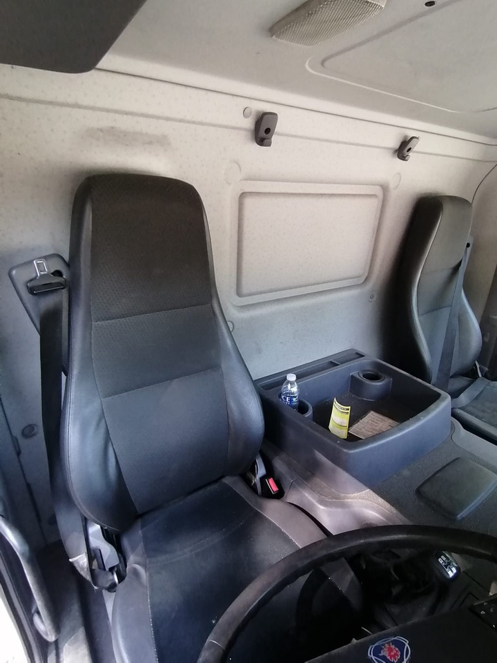 Scania P230 4x2 Box Van - Closed box van: picture 5 Scania P230 4x2 Box Van - Closed box van: picture 5