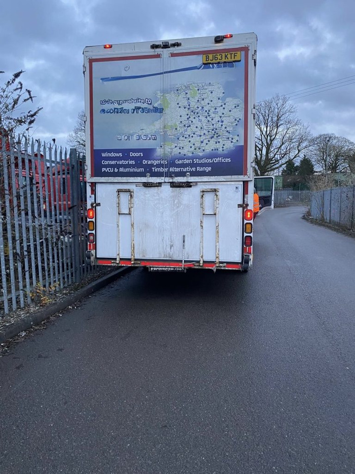 Scania P230 4x2 Box Van - Closed box van: picture 3 Scania P230 4x2 Box Van - Closed box van: picture 3