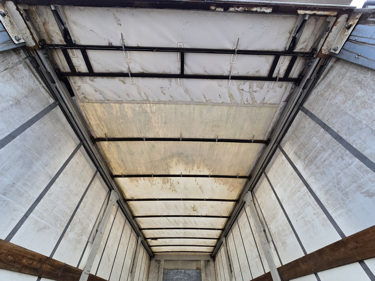 Curtain side truck MAN TGL 12.250: picture 7