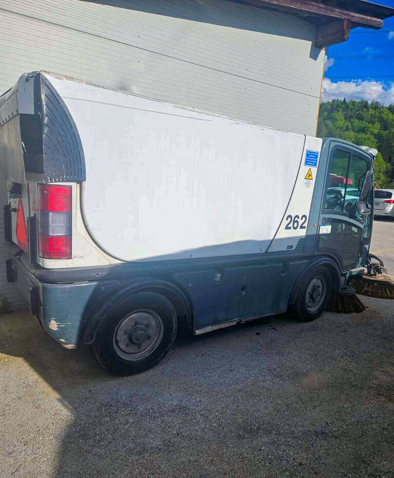 Boschung S3 - Road sweeper: picture 3 Boschung S3 - Road sweeper: picture 3