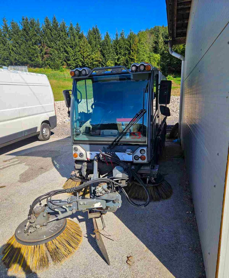 Boschung S3 - Road sweeper: picture 2 Boschung S3 - Road sweeper: picture 2