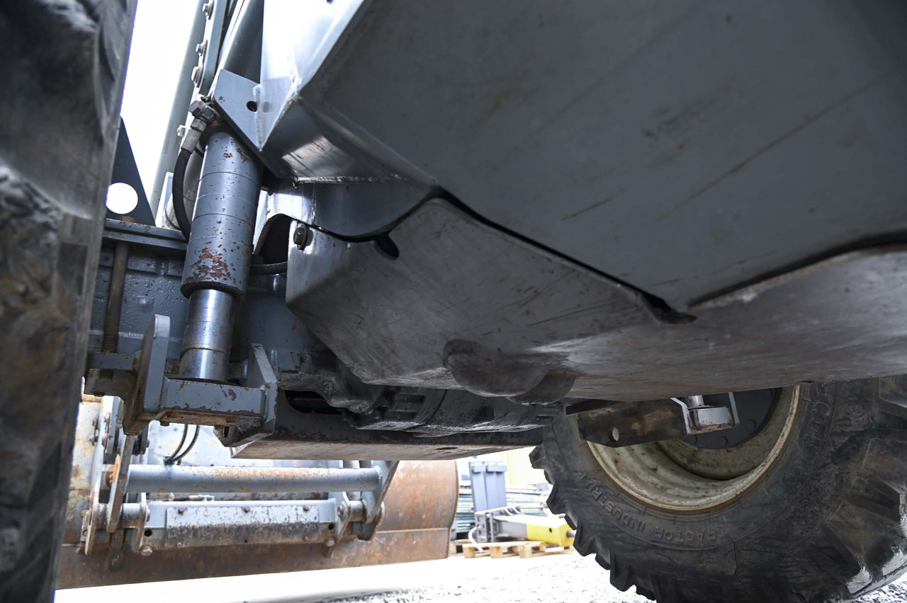 Backhoe loader Lännen 8600E: picture 34