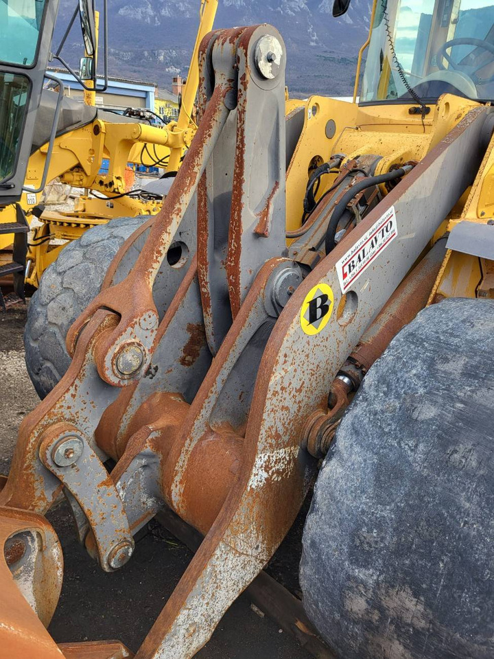 Volvo lifting framework - Spare parts for Loader: picture 1 Volvo lifting framework - Spare parts for Loader: picture 1