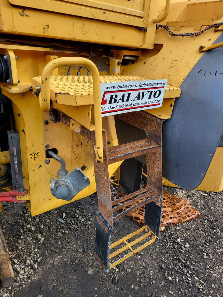 Volvo stairs - Spare parts for Wheel loader: picture 1 Volvo stairs - Spare parts for Wheel loader: picture 1