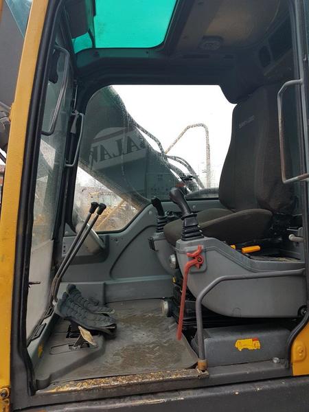 Crawler excavator VOLVO EC210B NLC: picture 10