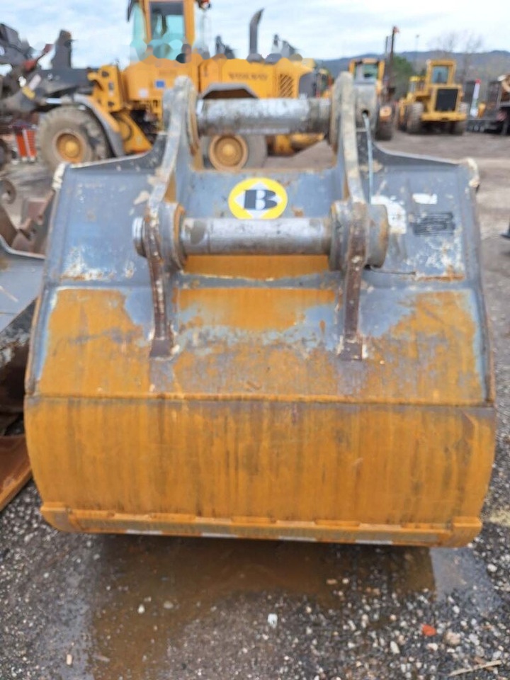 Volvo Digging bucket 1500 mm - Excavator bucket: picture 4 Volvo Digging bucket 1500 mm - Excavator bucket: picture 4