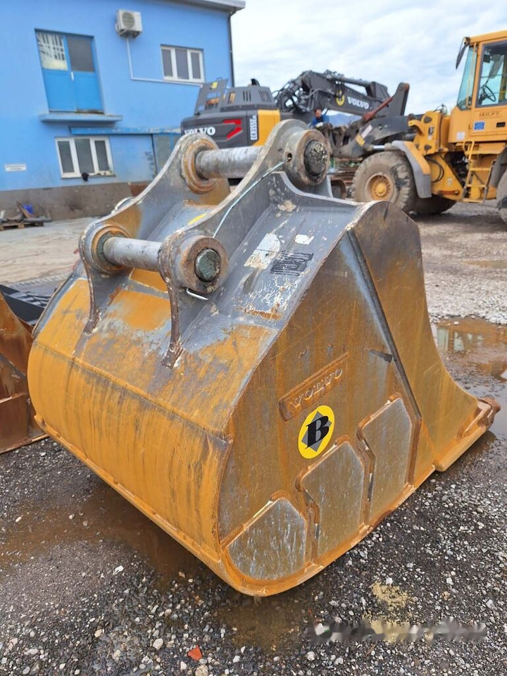 Volvo Digging bucket 1500 mm - Excavator bucket: picture 3 Volvo Digging bucket 1500 mm - Excavator bucket: picture 3