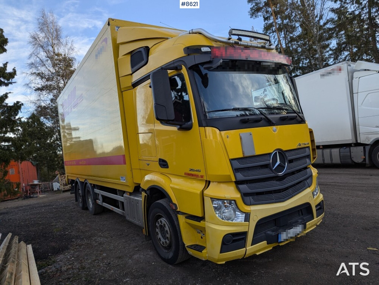 Box Truck Mercedes Benz 6X2 - Box truck: picture 2 Box Truck Mercedes Benz 6X2 - Box truck: picture 2
