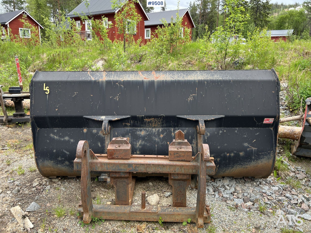 Bucket with Large BM - Loader bucket: picture 5 Bucket with Large BM - Loader bucket: picture 5