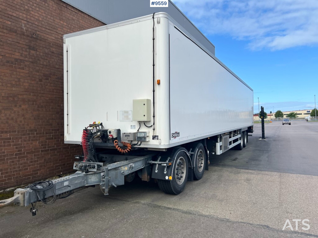 Container trailer Chereau CSD2 with Dolly - Closed box trailer: picture 2 Container trailer Chereau CSD2 with Dolly - Closed box trailer: picture 2