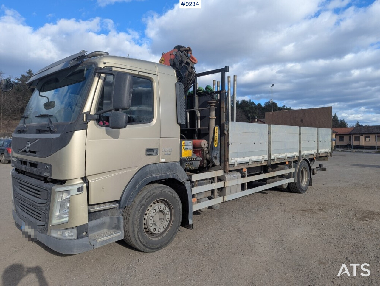 Crane Truck Volvo FM 330 4X2 with tail lift - Dropside/ Flatbed truck, Crane truck: picture 1 Crane Truck Volvo FM 330 4X2 with tail lift - Dropside/ Flatbed truck, Crane truck: picture 1