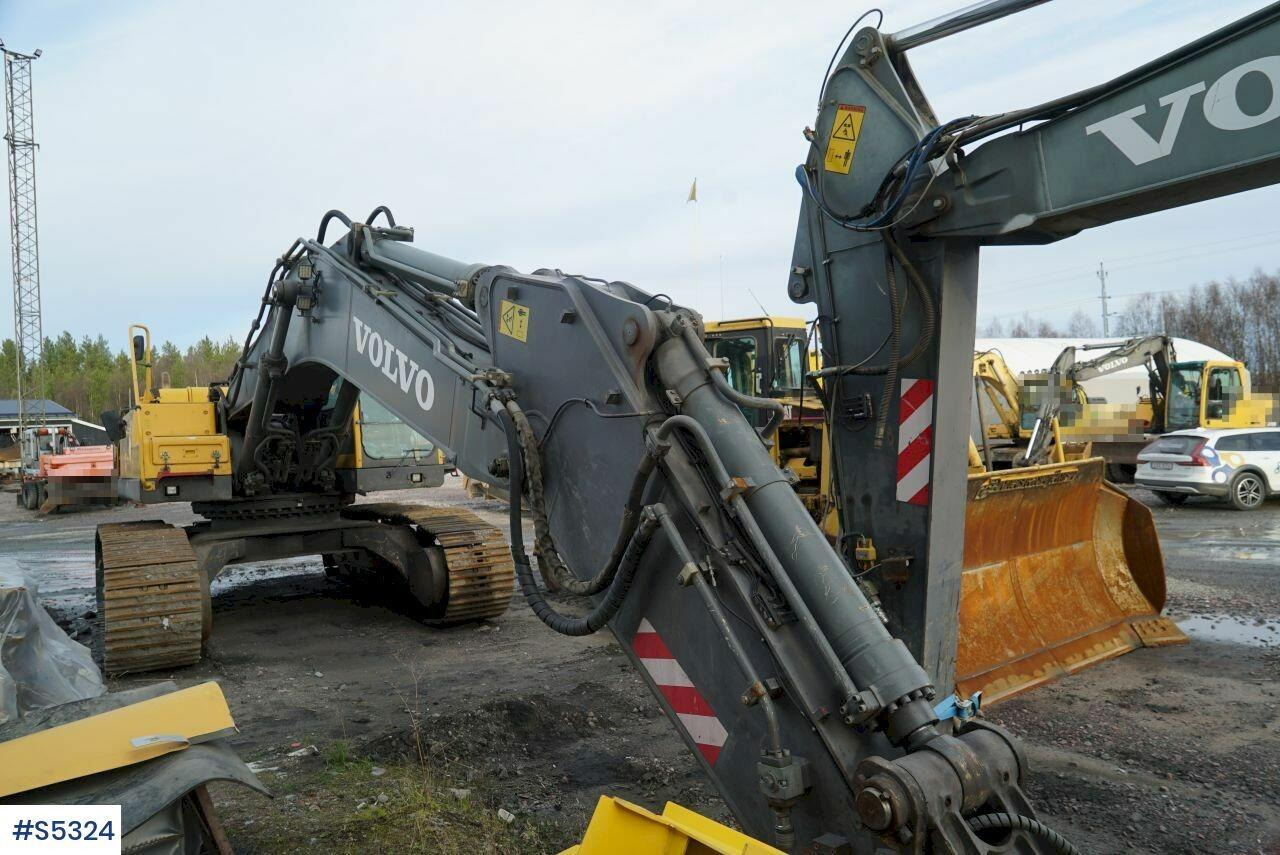 EXCAVATOR Volvo EC460BLC WITH BUCKET - Excavator: picture 4 EXCAVATOR Volvo EC460BLC WITH BUCKET - Excavator: picture 4