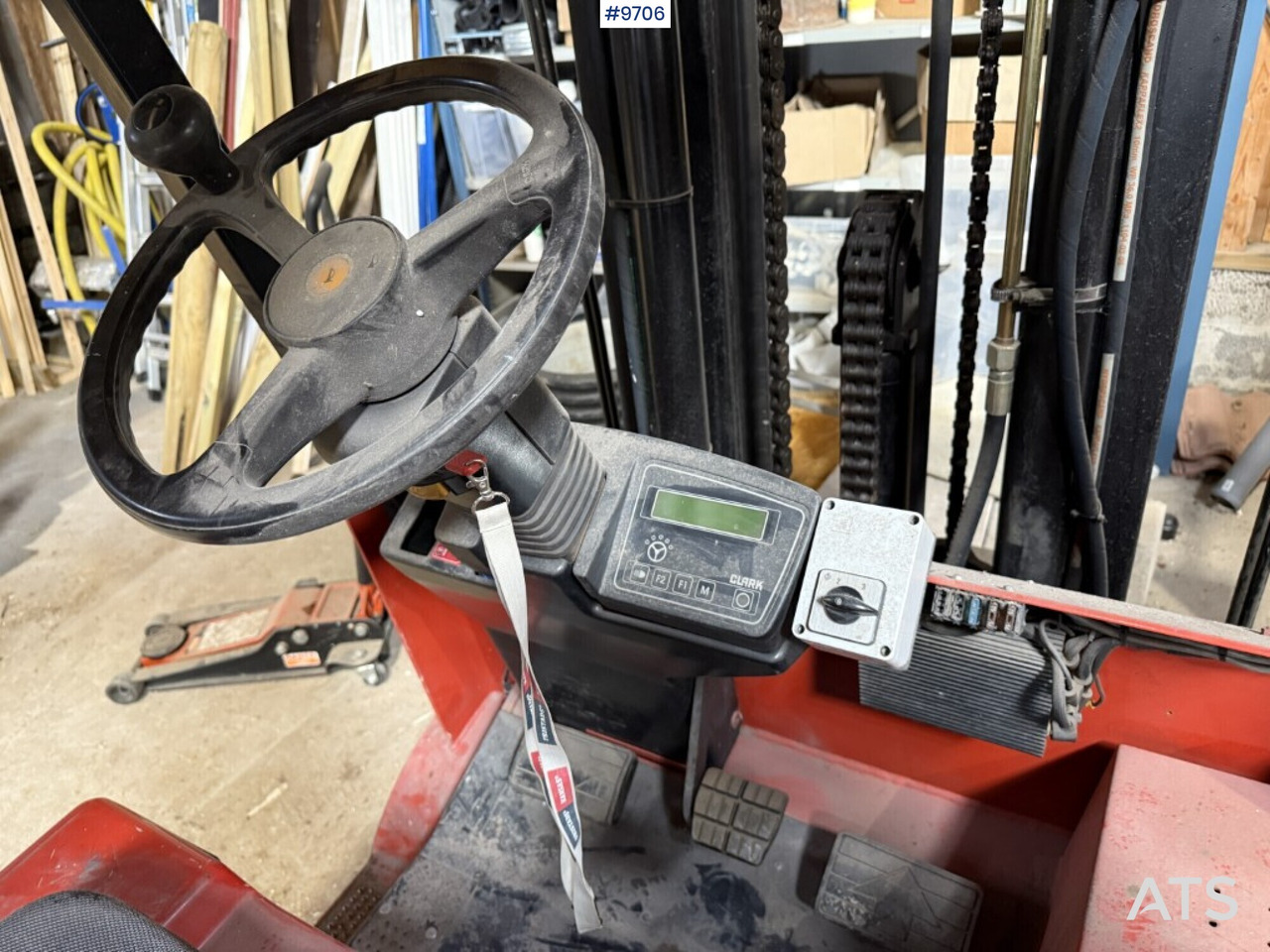 Forklift Clark CEM 25 leasing Forklift Clark CEM 25: picture 16 Forklift Clark CEM 25 leasing Forklift Clark CEM 25: picture 16